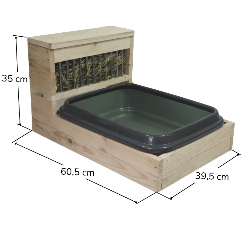 Dřevěný seník s velkým záchodem