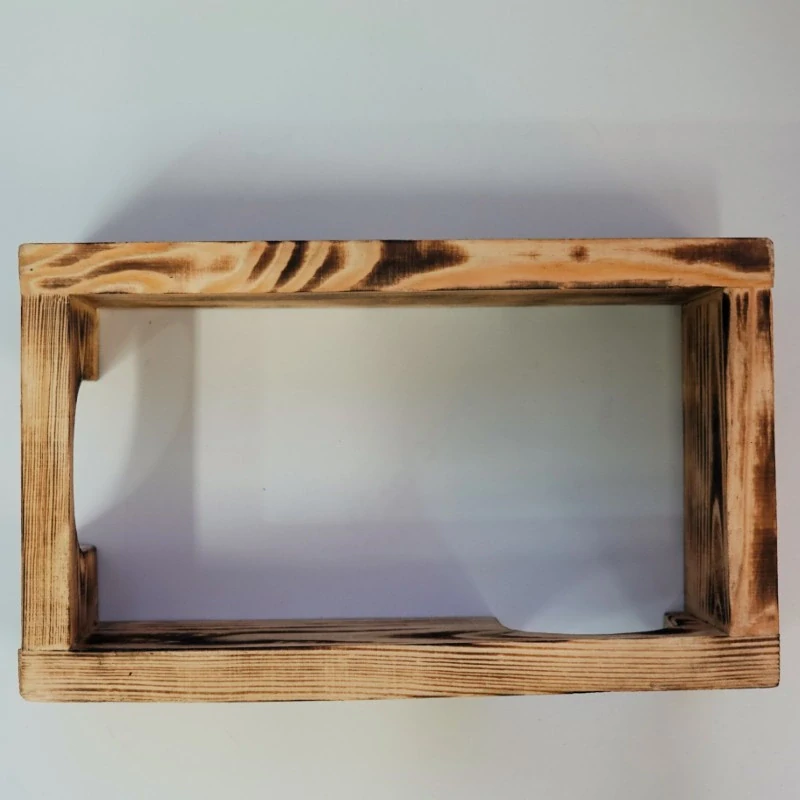 Malý dřevěný domeček, odnímatelná střecha, opálený