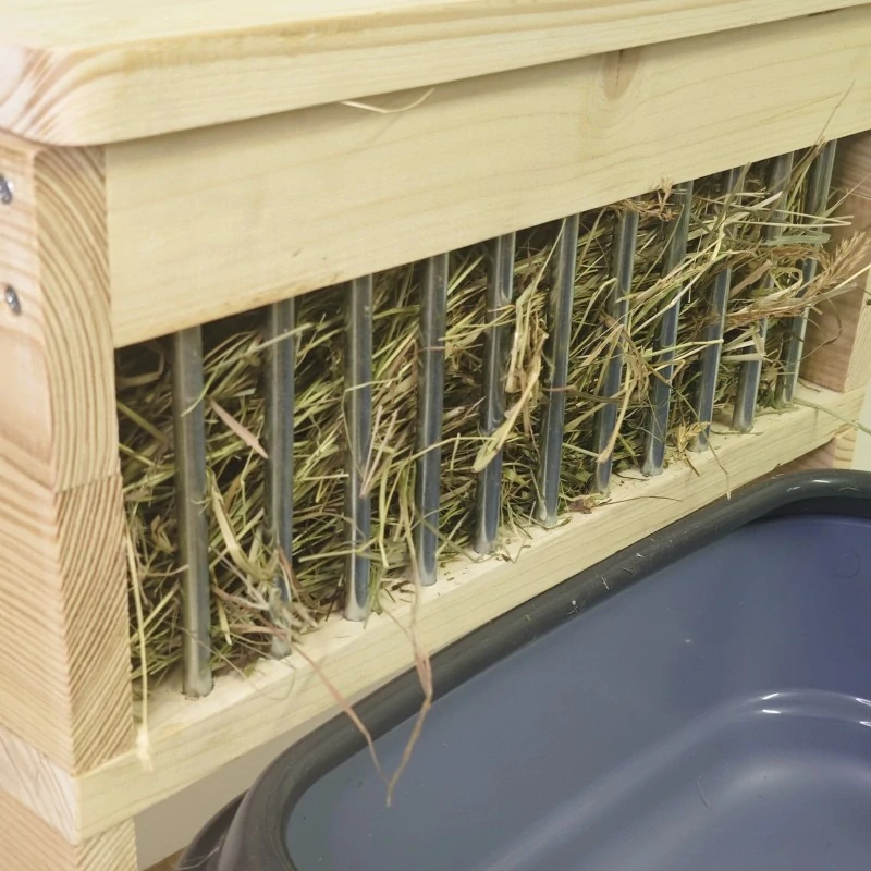 Dřevěný seník s velkým záchodem