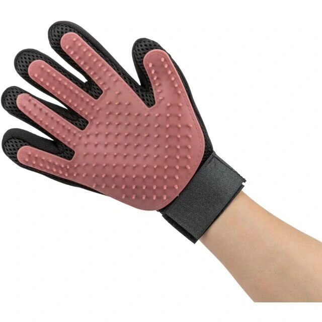 Rukavice k péči o srst